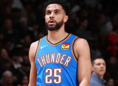 开云-阿杰伊-米切尔季后赛近三战：场均12.7分5.3篮板3助攻1.3断