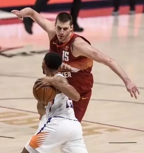 开云-赖特：约基奇就是输不起的人，一旦比赛局势失控就频繁假摔